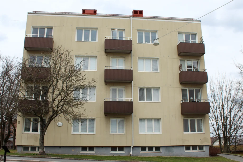 Jordhyttegatan 13, April 2026