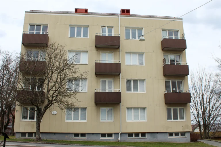 Jordhyttegatan 13, April 2026