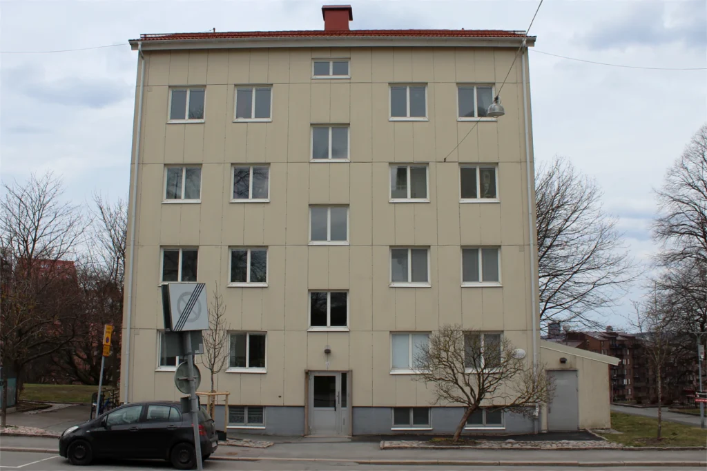 Jordhyttegatan 15, April 2026