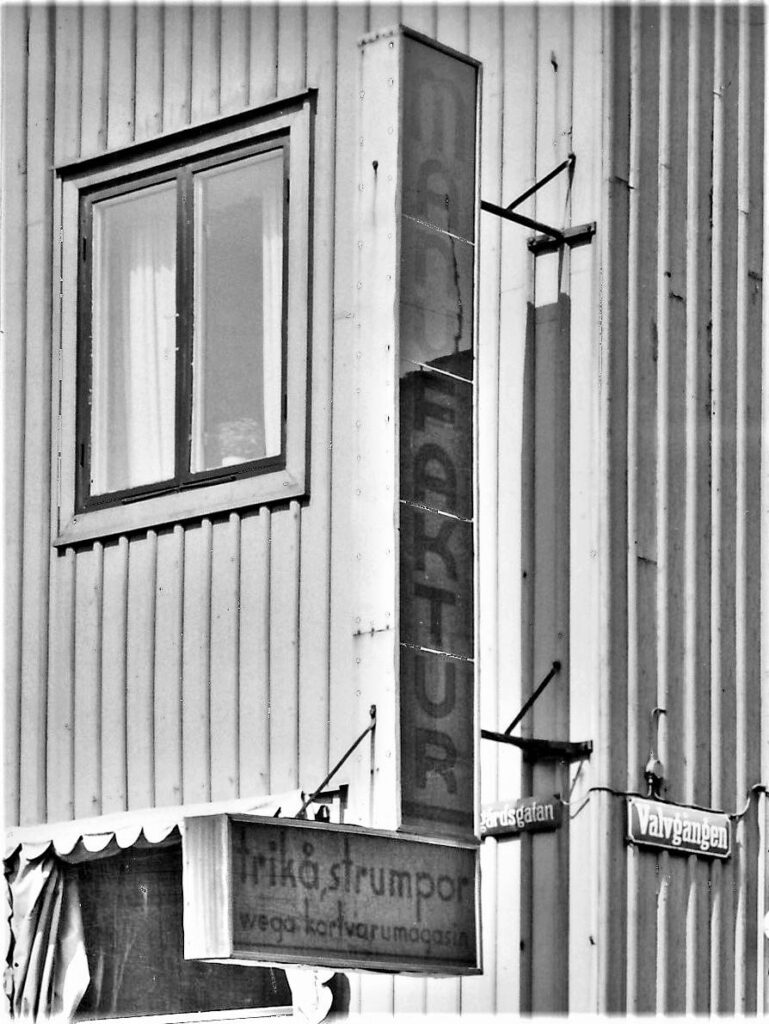 Wega Manufaktur kortvarumagasin 40-tal