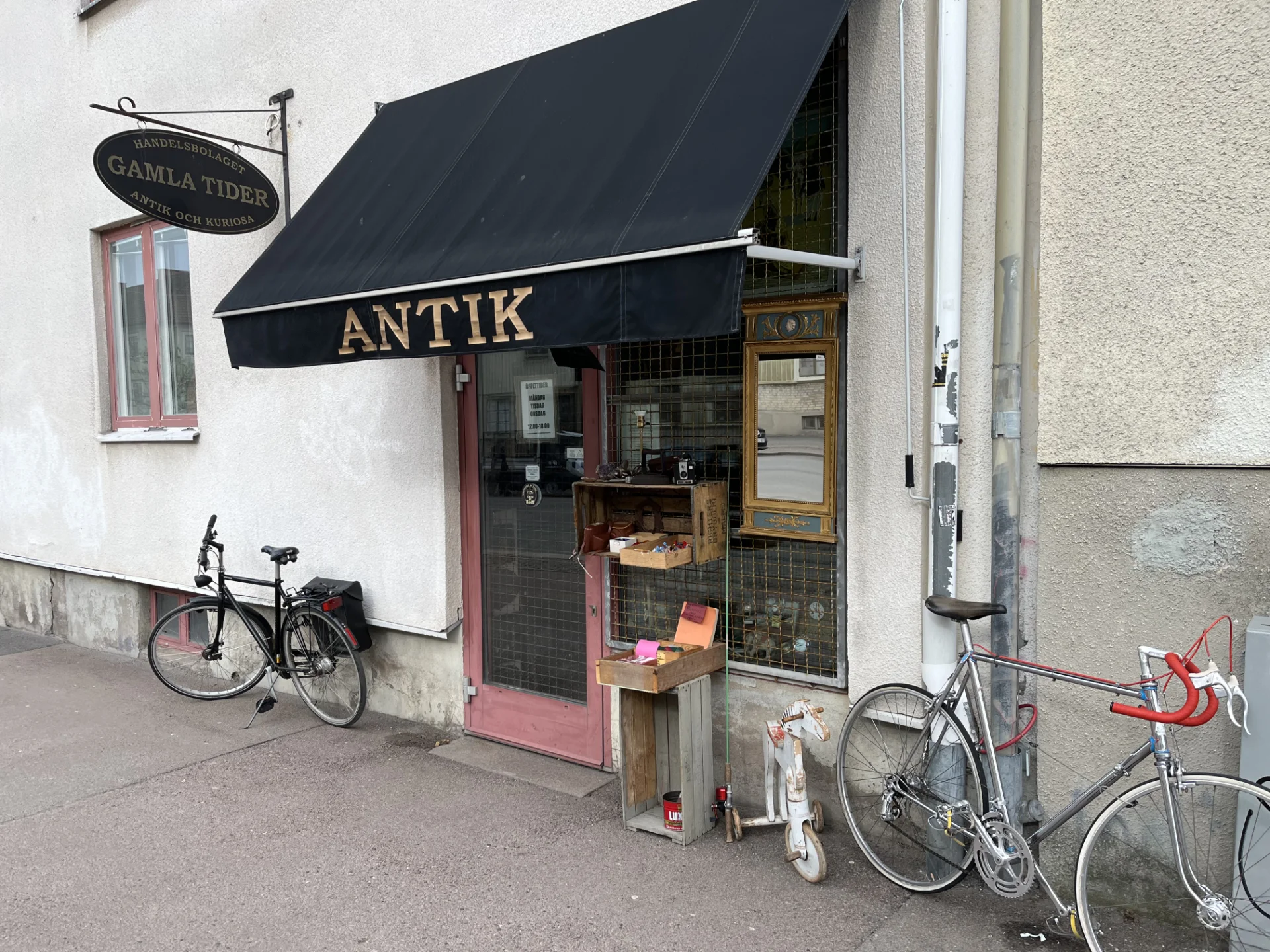 Gamla Tiders Antik & Kuriosa